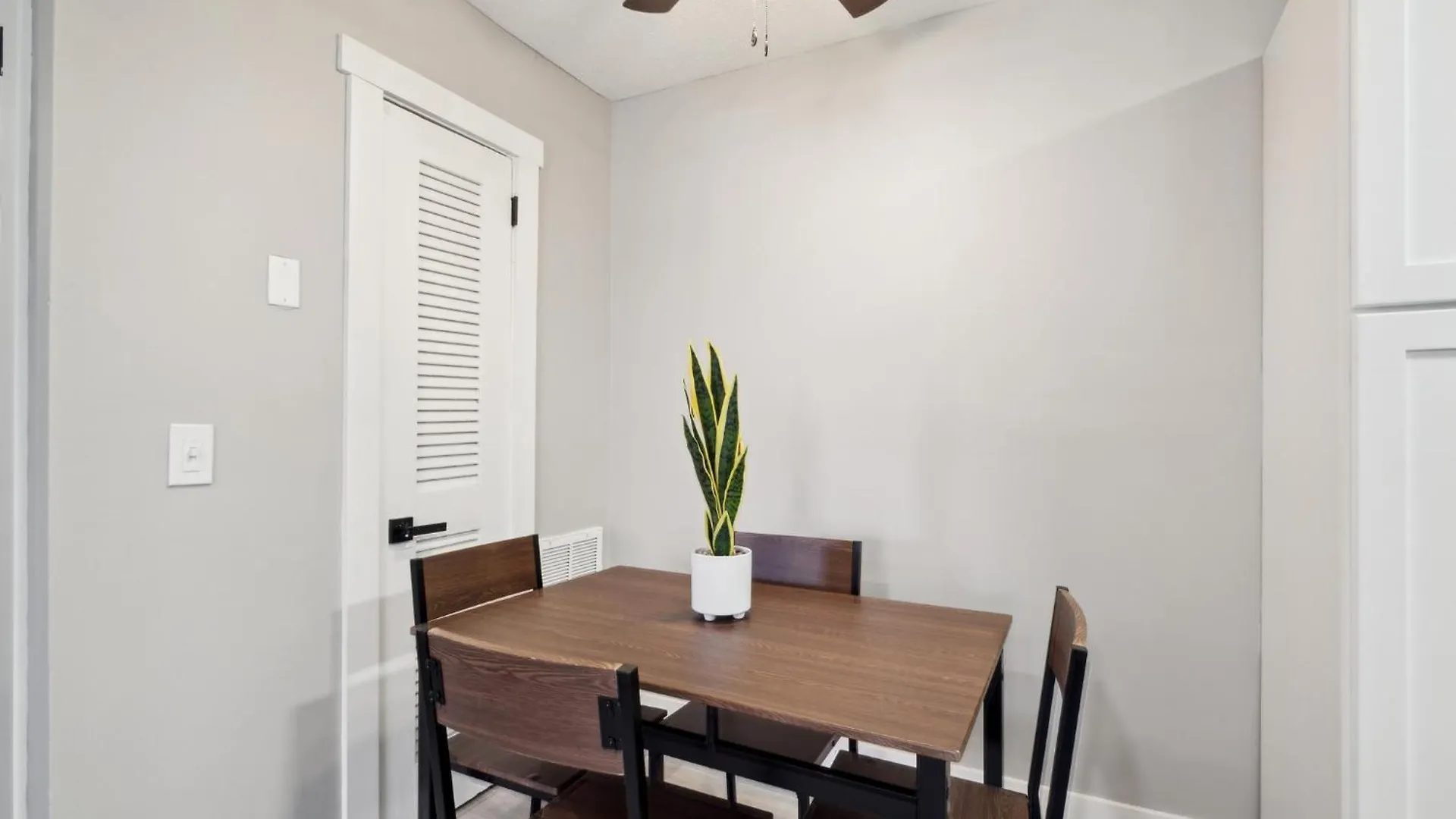 Brentwood C4 I Cozy & Comfy I 2Bd I Free Parking Apartment Nashville